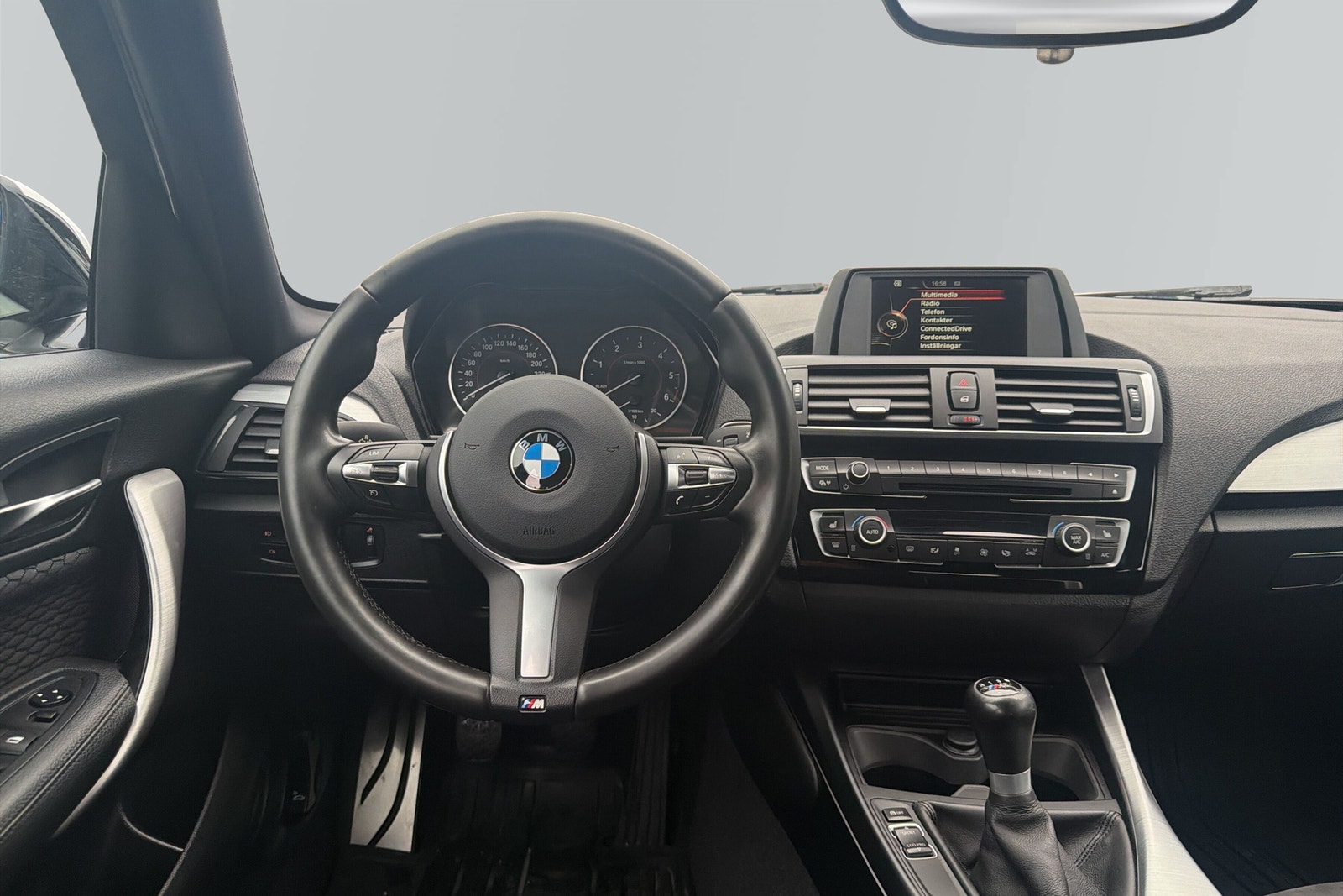 BMW 118d xDrive 5-dörrars M Sport PDC Farthållare Nyserv 2017 - miniatyr 12