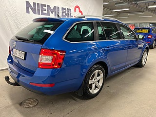 Skoda Octavia Kombi 2.0 TDI 4x4 Businessline Drag/S&V-däck