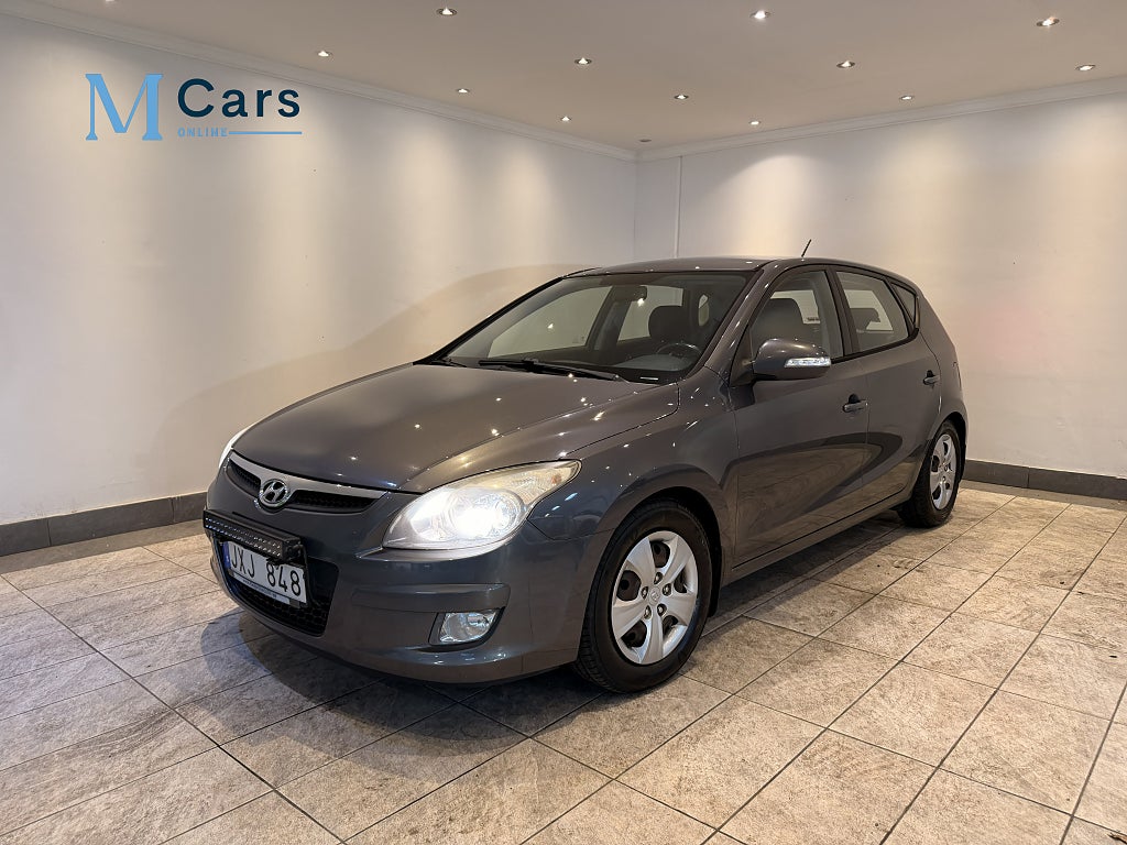 Hyundai i30 1.6 Automat|LED-Ramp|V-Hjul medföljer|Ny-Servad|