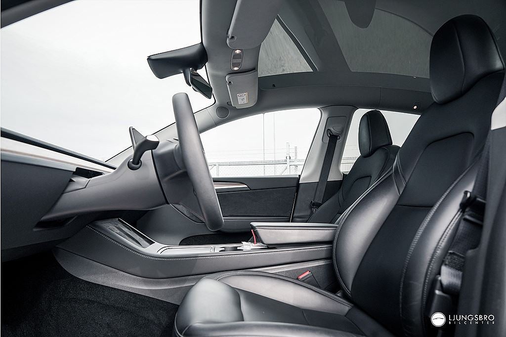 Tesla Model Y Long Range AWD 514hk / Drag / Full Autopilot
