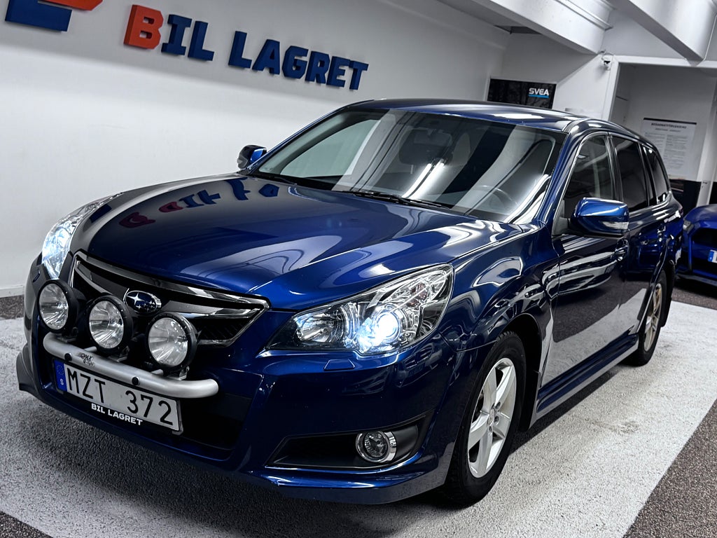 Subaru Legacy Wagon 2.5 4WD Lineartronic/B-Kam/Navi/Läder/Drag/M-värm