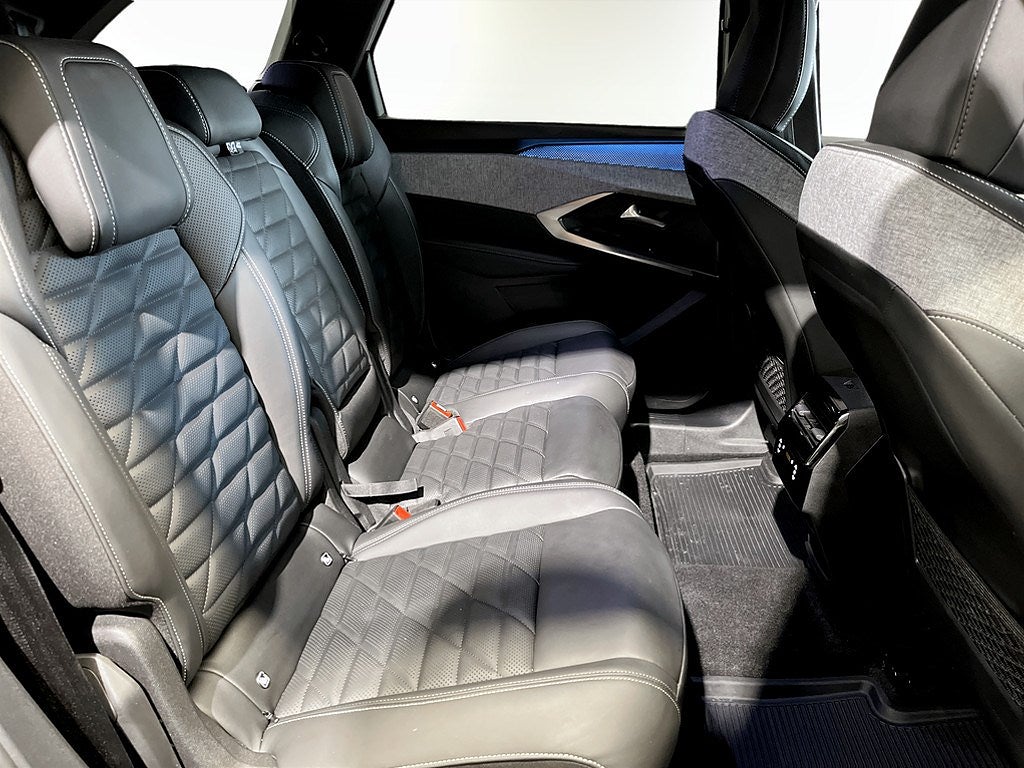 Bild på Peugeot 5008 GT Ultimate HYBRID 136hk Aut - 7-SITS, 360-KAMERA