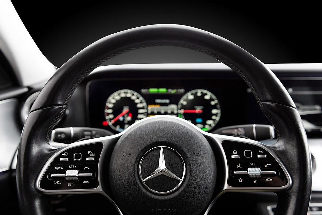 Mercedes-Benz E300 de 2019 - miniatyr 8
