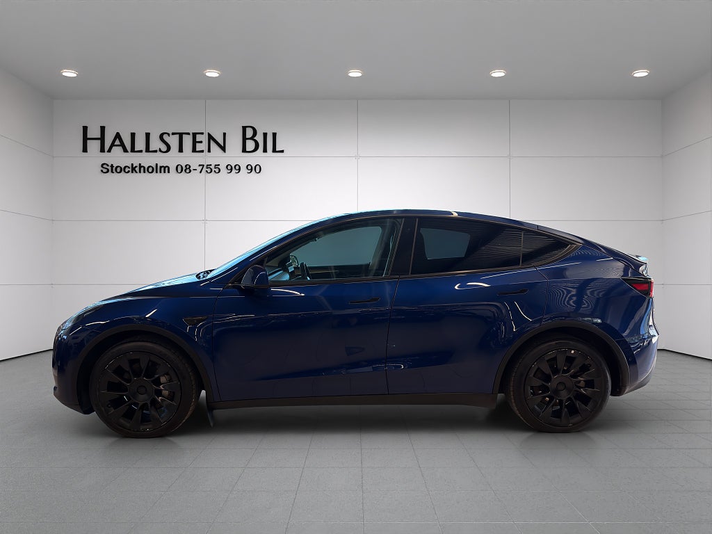 Tesla Model Y Long Range 514hk AWD Panorama Autopilot Moms Svensksåld
