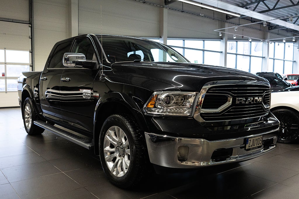 Dodge RAM 1500 Crew Cab 5.7 V8 HEMI LONGHORN Luftfjädring