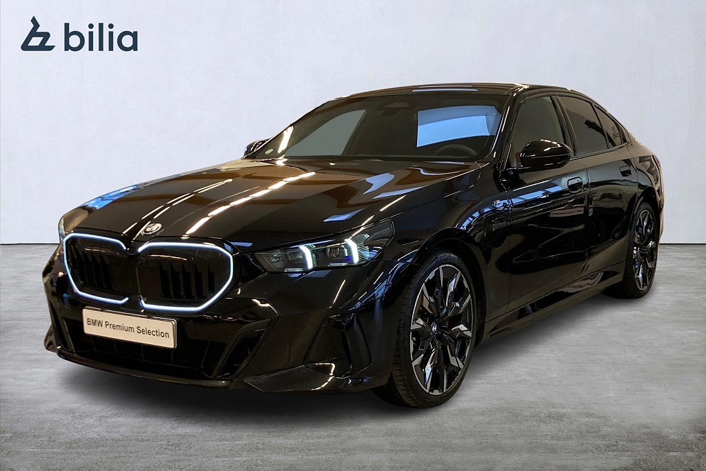 BMW 530e xDrive M Sport Pro Panorama 360 Kamera B&W 21" Drag 