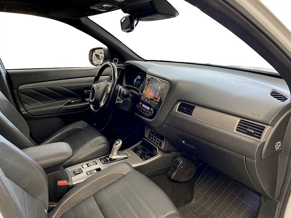 Bild på Mitsubishi Outlander PHEV Aut AWD B-KAMERA PANO ELSTOL 203hk