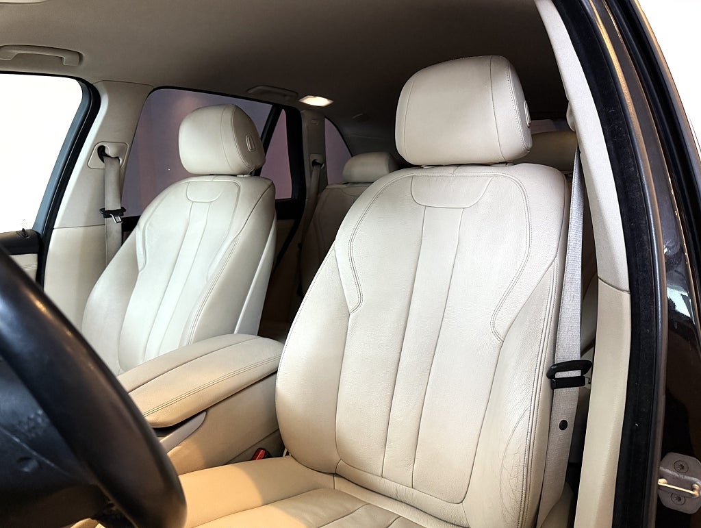 BMW X5 xDrive30d 7-SITS DRAG HELSKINN B-KAMERA FULLSERVAD