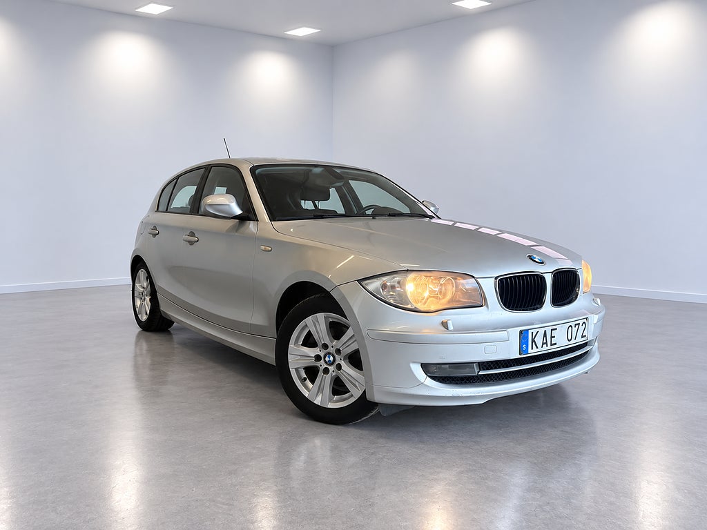 BMW 120D 5-dörrars Steptronic Advantage Parkeringsens Ny Servad