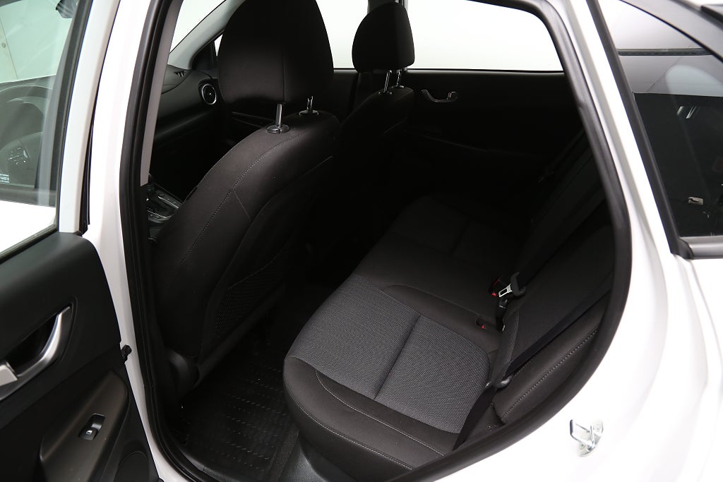 Hyundai Kona 1,0 T-GDI 120hk Essential Aut Kamera Carplay Drag 2023