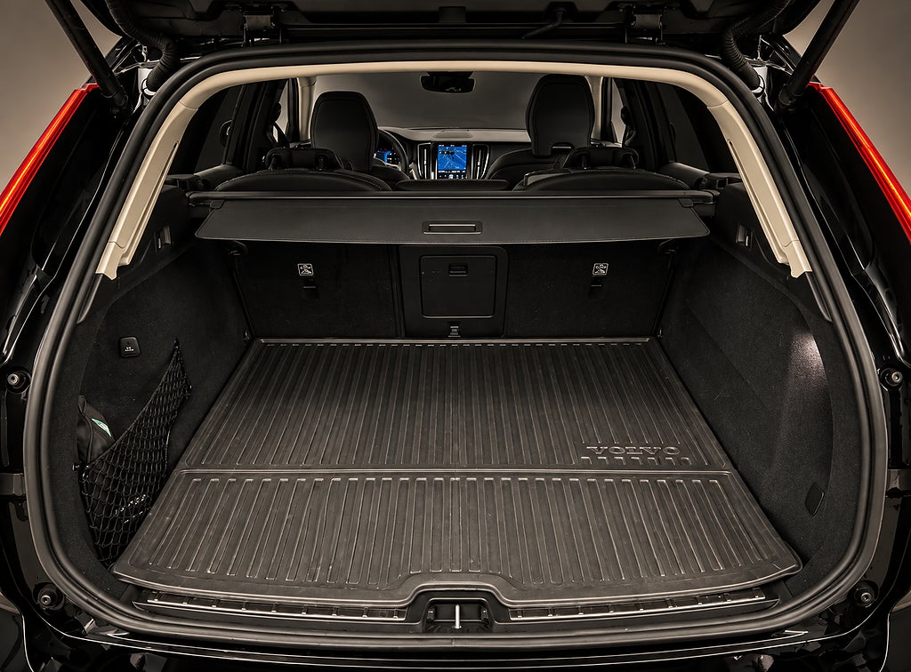 Volvo XC60 T6 Plug-In Hybrid AWD Plus Dark / Panorama / 360° / H&K