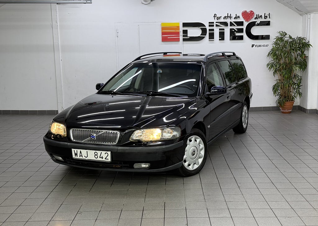 Volvo V70 2.4 Business/NyServ/NyKamrem/NyKoppling/NyBes/Drag