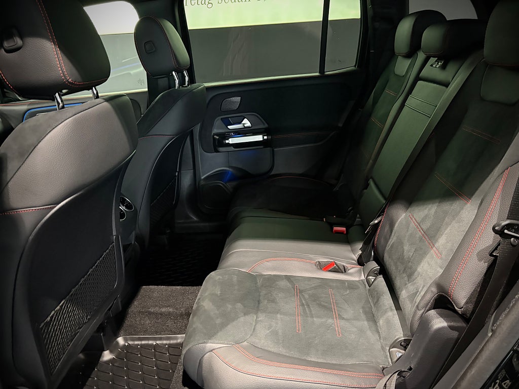 Mercedes-Benz GLB 200 AMG Premium 7sits Värmare Elstolar Drag - bild 6