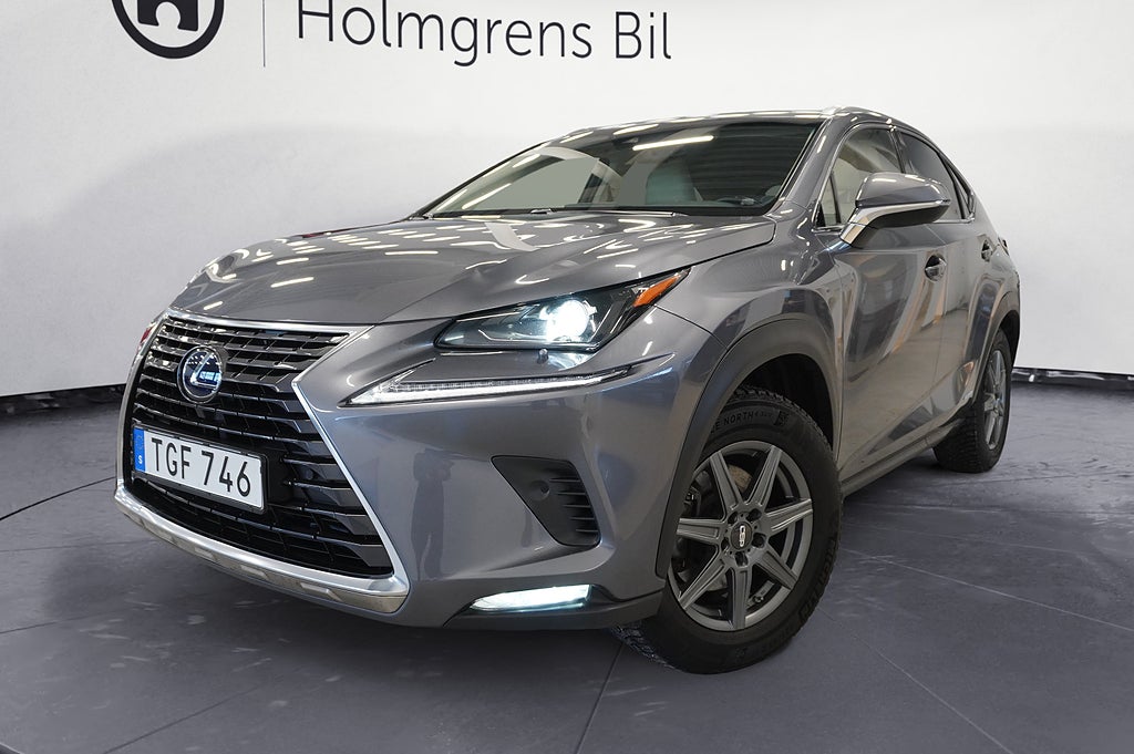 Lexus NX 4,95% ränta Nx 300h AWD Executive Lss Navi Drag Värmare Elstolar