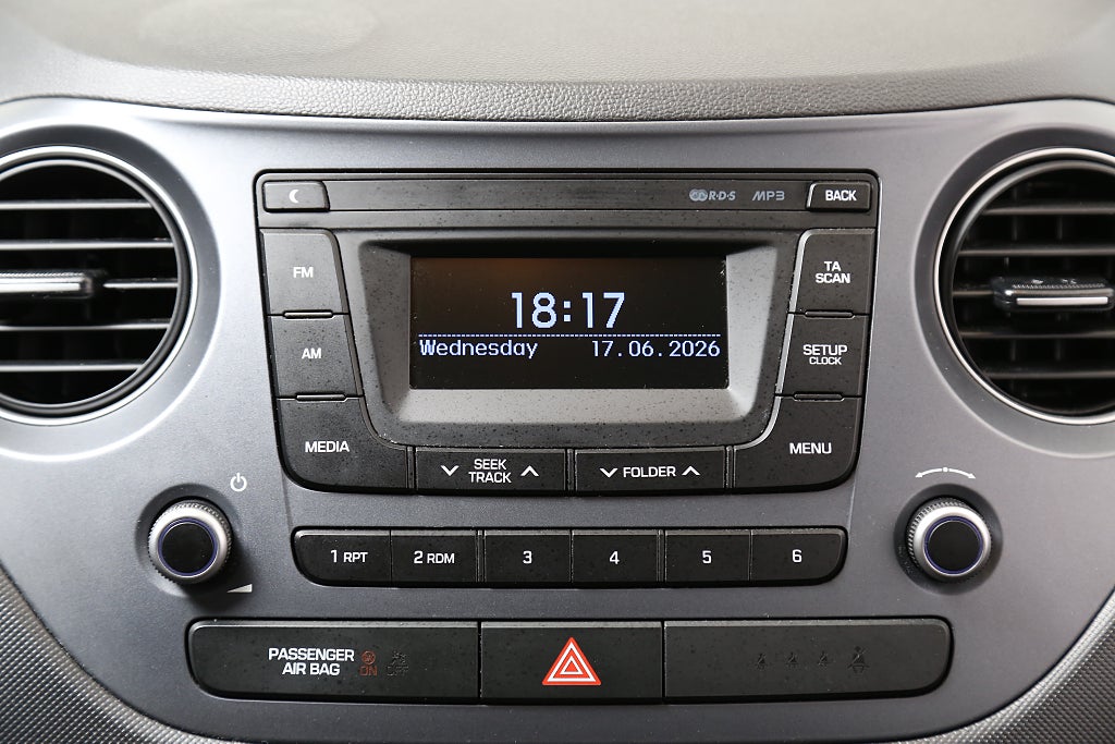 Hyundai i10 1,0 blue 67hk Comfort Automat 5D Motorvärmare 2018