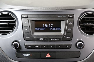 Halvkombi Hyundai i10 16 av 20