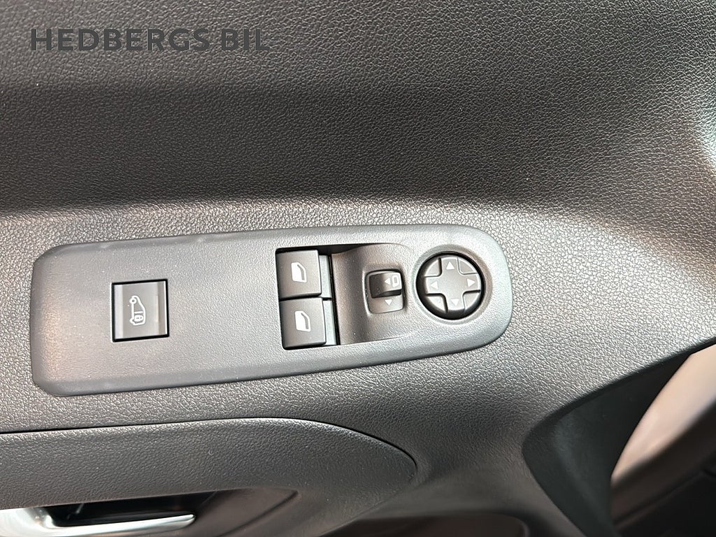 Peugeot Partner Crew Cab 130  5-SITS   thumbnail