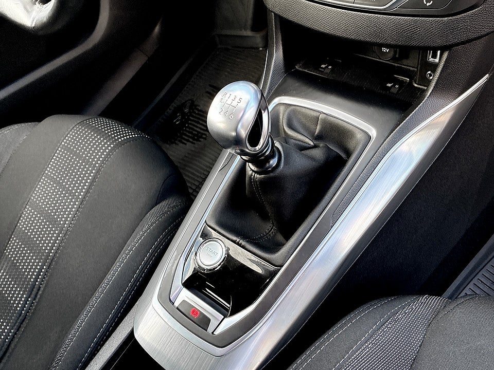 Bild på Peugeot 308 5D Allure 1.2 PT 130hk P-SENSORER DRAG