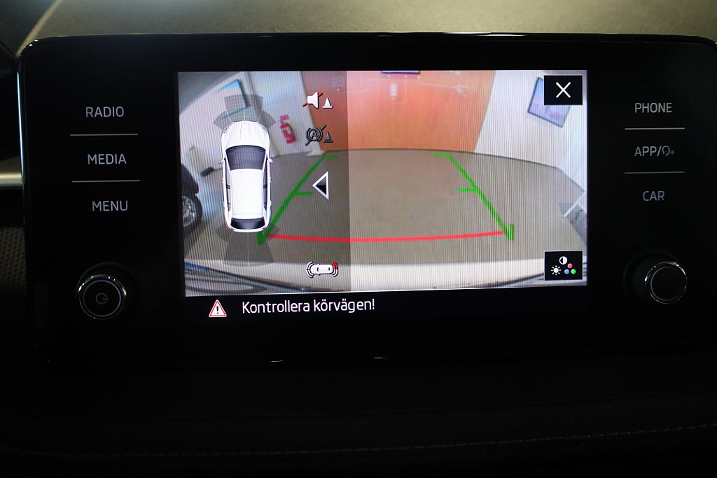 Skoda Fabia 1.0 TSI AUT Style CarPlay PDC Rattvärme Kamera 2023