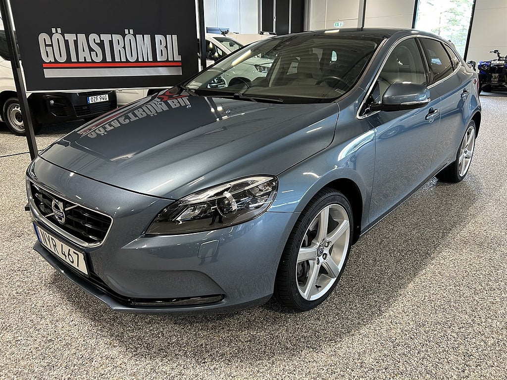 Volvo V40 D3 150hk Summum/18tum,Drag,Pano