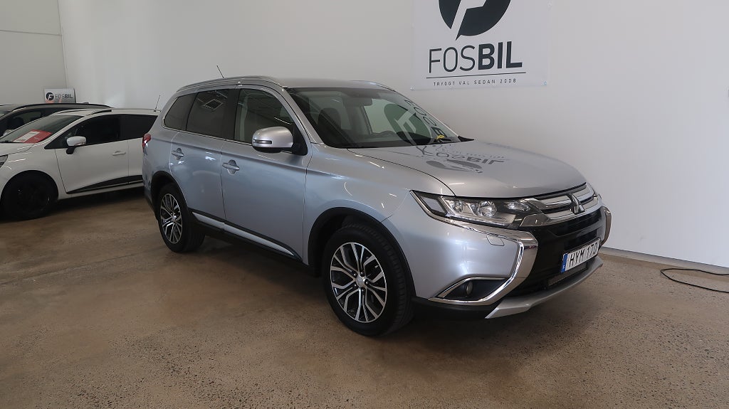 Mitsubishi Outlander 7-Sits 2.2 Di-D 4WD Business Drag-Kamera-Navi-Värmare