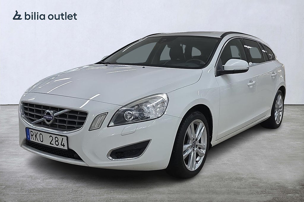 Volvo V60 D3 Momentum Värmare P-sensorer Drag Skinn 1-Ägare