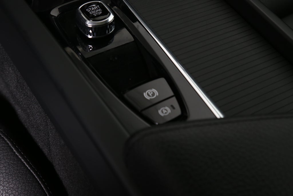 Volvo XC60 Recharge T6 340hk Inscription Exp AWD Pano Läder Drag 2022