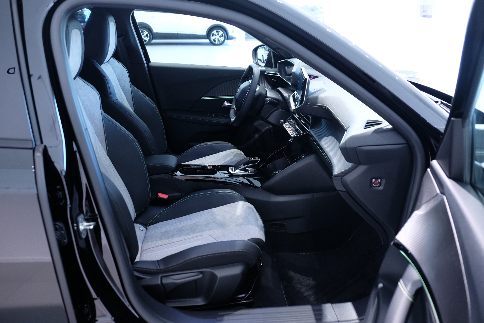 Peugeot e-2008 2022, bild 7/58
