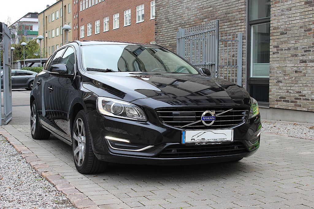 Volvo V60 D6 Plug-in Hybrid AWD Summum