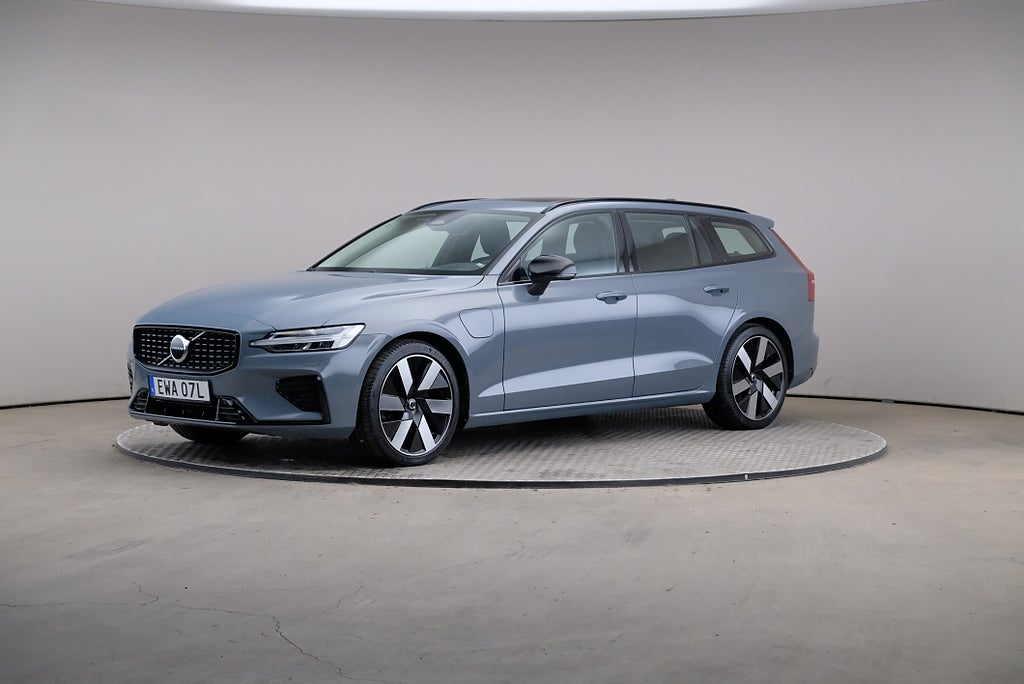 Volvo V60 T6 350 AWD Plus Dark Recharge Auto