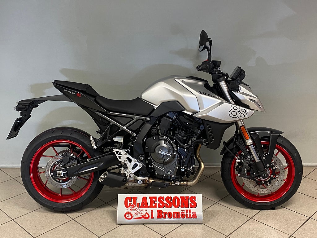 Suzuki GSX-8S 