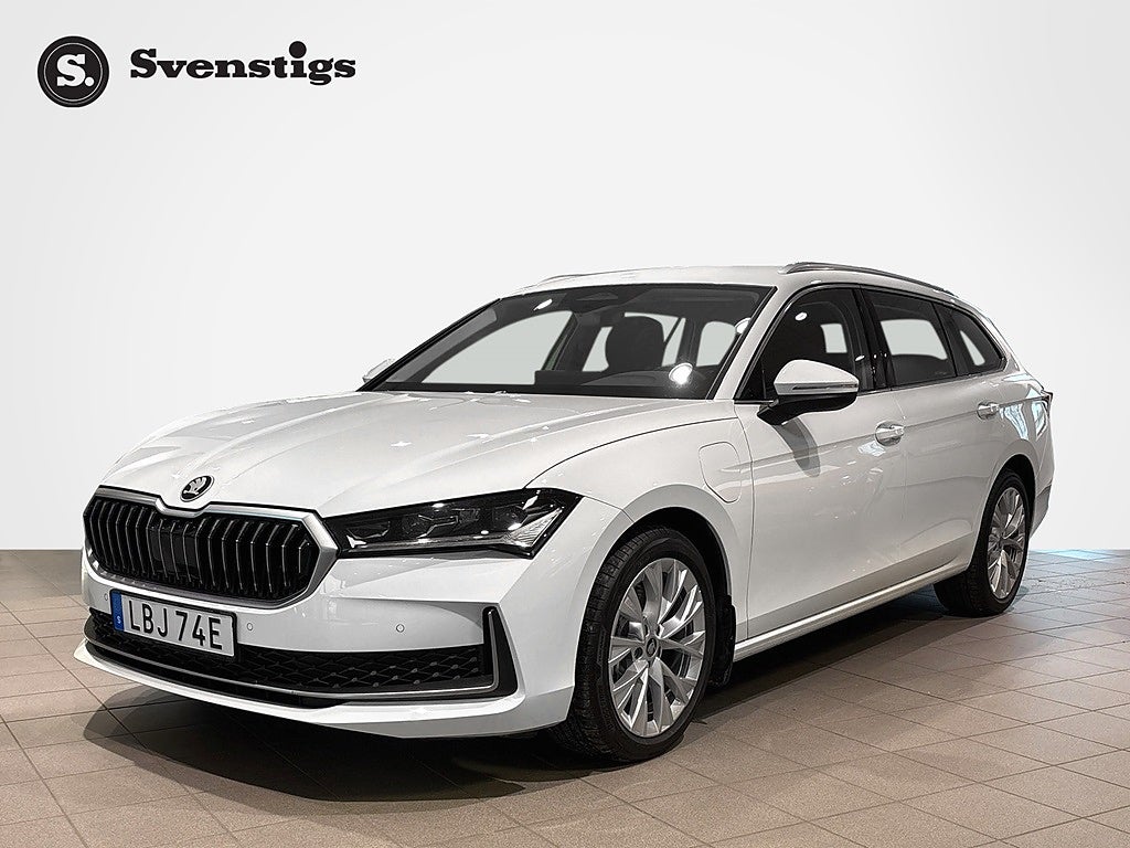 Skoda Superb Combi SELECTION 1,5 TSI IV 204 HK