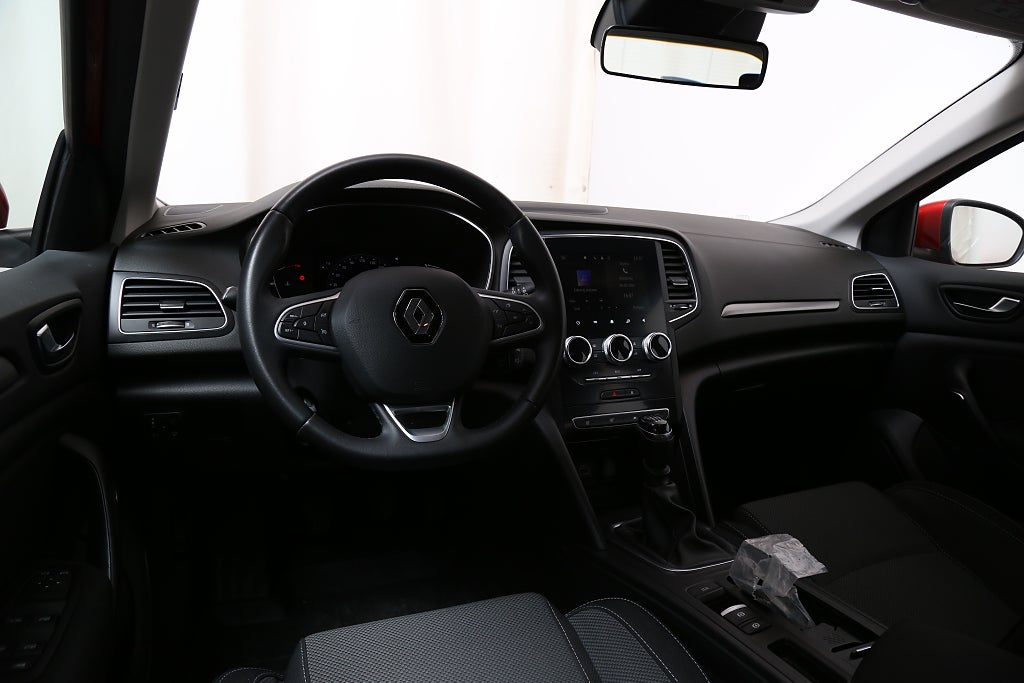 Renault Mégane Sport Tourer 1,3 TCe 140hk Keyless P-Sensorer Leasbar 2023