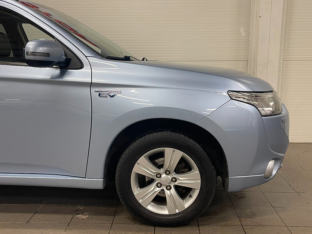 Mitsubishi Outlander PHEV CVT Business | Kamera | GPS | Drag 2014