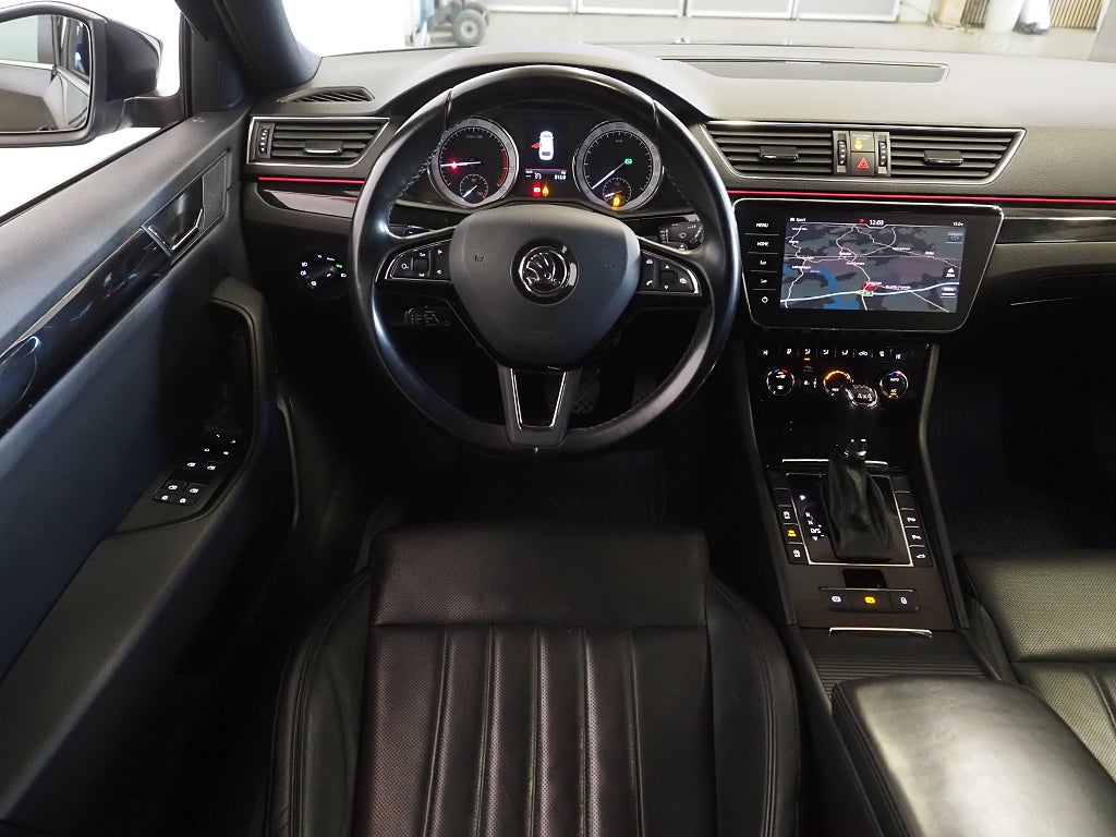 Skoda Superb Kombi 2.0 TSI 4x4 280hk L&K Navi B-Kam Skinn 2018