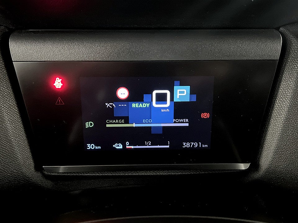 Bild på Citroën e-C4 Feel 50kWh 136hk Aut CARPLAY RATTVÄRME