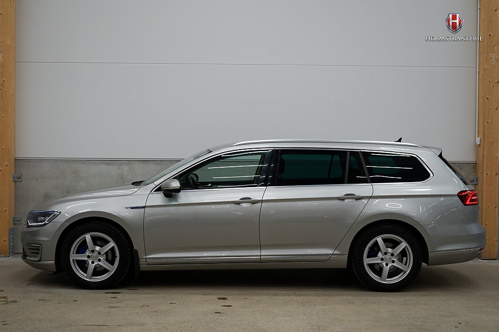 Volkswagen Passat GTE 1.4 TSI Executive business B-värme Drag Kamera Carp