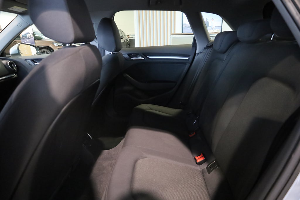 Audi A3 Sportback 35 TFSI S Tronic Proline Navi Blåtand