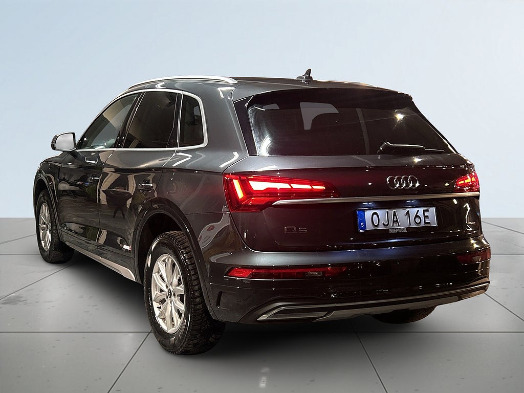Audi Q5 40 TDI Quattro Aut Kamera/Dragkrok/SoV/Pvärmare bakifrån