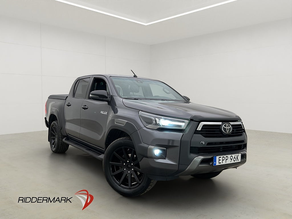 Toyota Hilux Invincible 2.8 4WD Värm JBL Drag CARPLAY MOMS