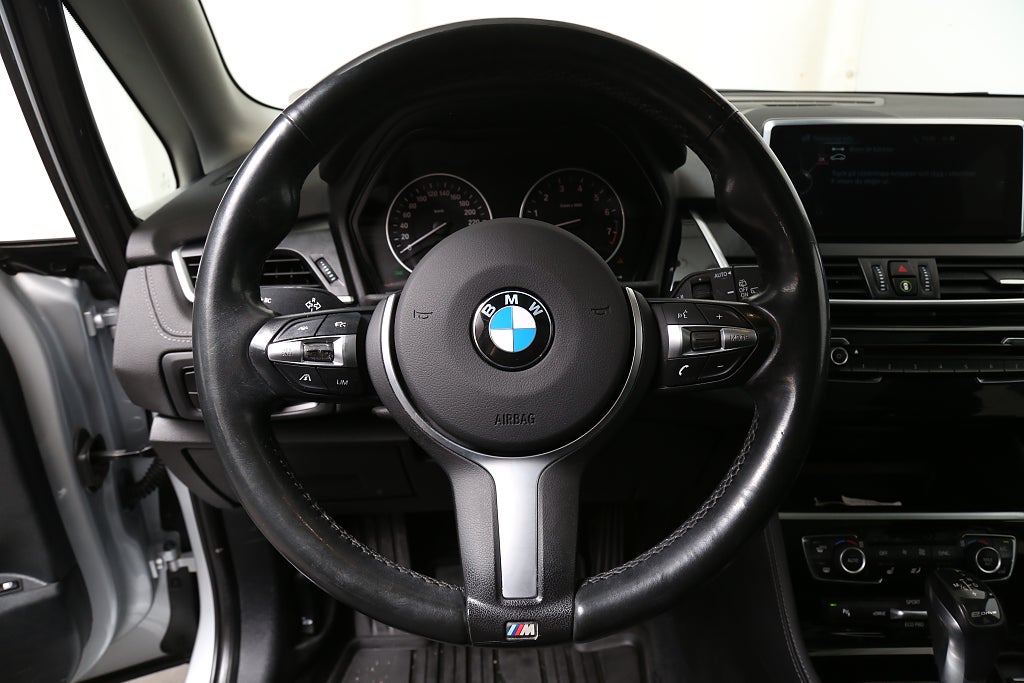 BMW 225xe Active Tourer Sport line 224hk Aut AWD HuD Navi Pano 2017