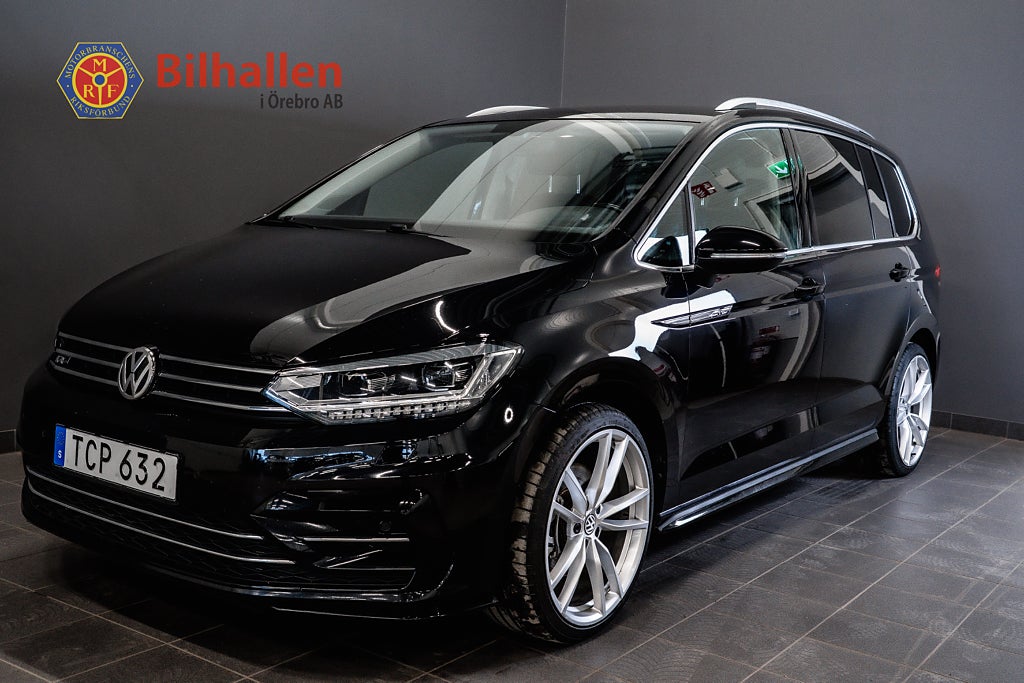 Volkswagen Touran 1.4 TSI 7-sits R-Line Läder Kamera Dragkrok Värmare CarPlay