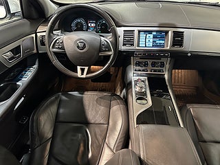 Jaguar XF 3.0 V6 AWD Taklucka Kamera GPS Meridian S/V-hjul