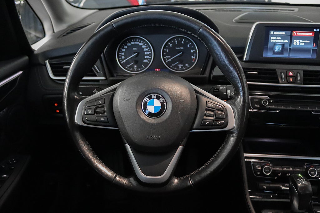 BMW 218 i Active Tourer Sport Line HiFi Dragkrok Kamera