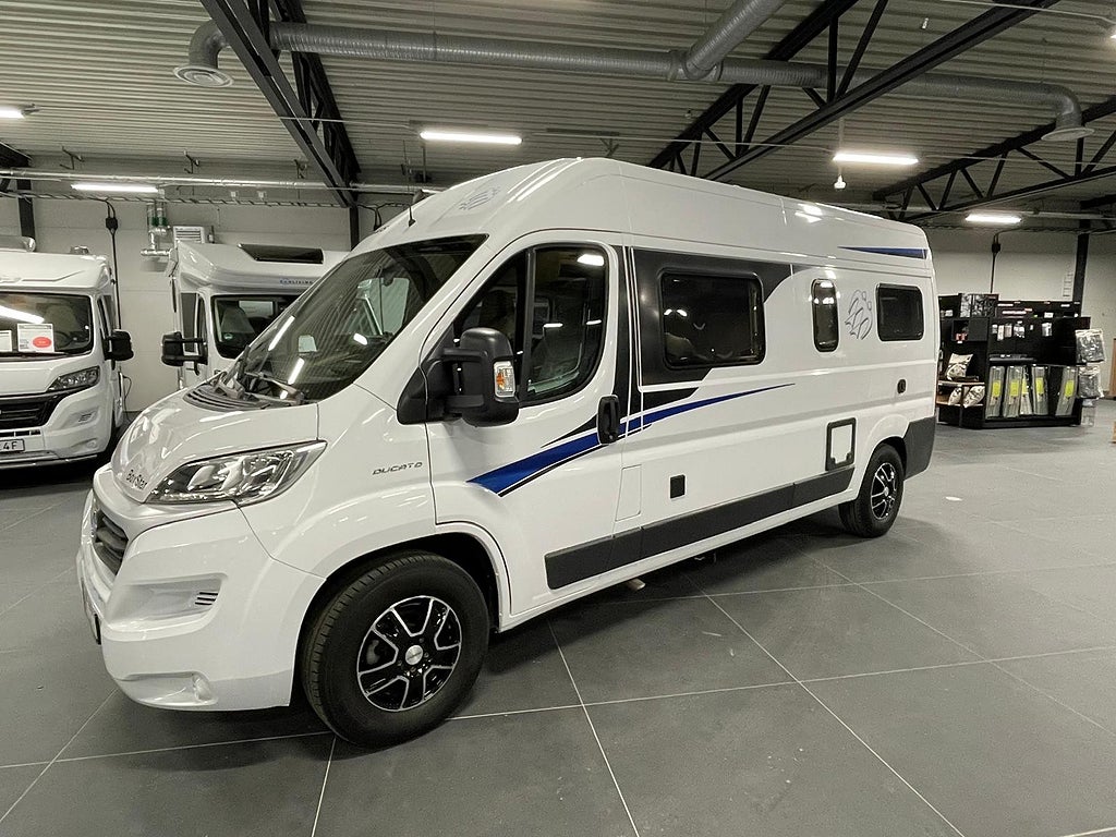 Knaus box star street