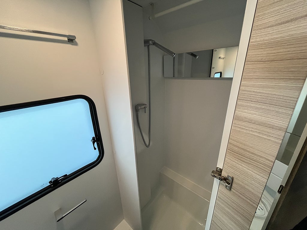 Adria Altea 552 PK / Barnkammare / 7 bäddar / 1695kr/månad - Adria