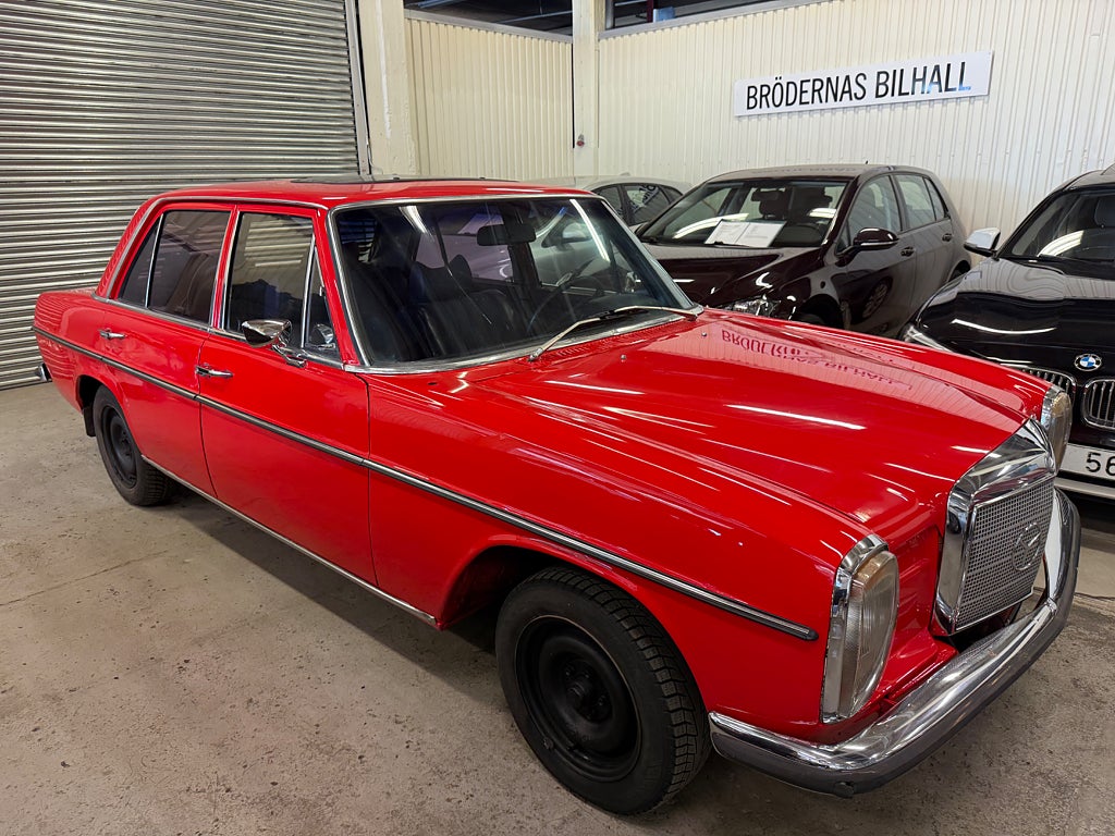Mercedes-Benz 230 Dragkok/ Ny-lackat