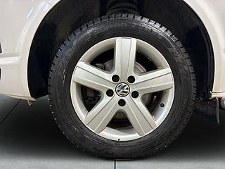 Volkswagen Transporter Kombi T32 2.0 TDI BMT Drag Kamera Värmare Navi S&V-däck