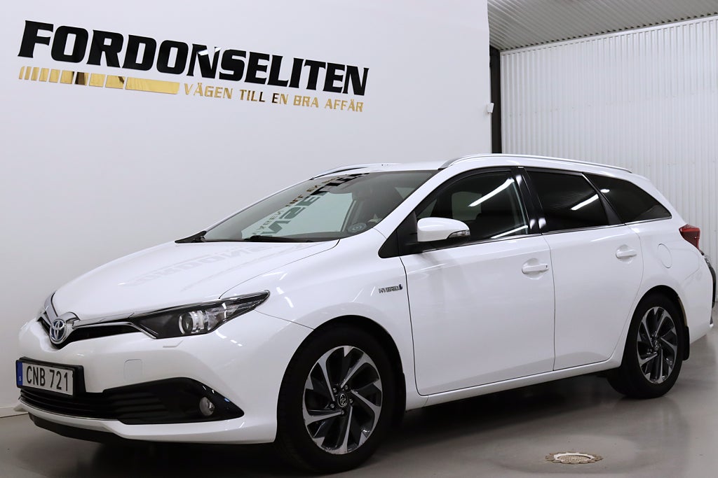 Toyota Auris Sports Hybrid e-CVT Active Plus M&K Värmare B-kamera 