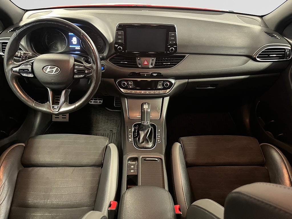 Hyundai i30 Fastback 1.4 T-GDi Aut N-Line Farthållare Rattvärme bild 10
